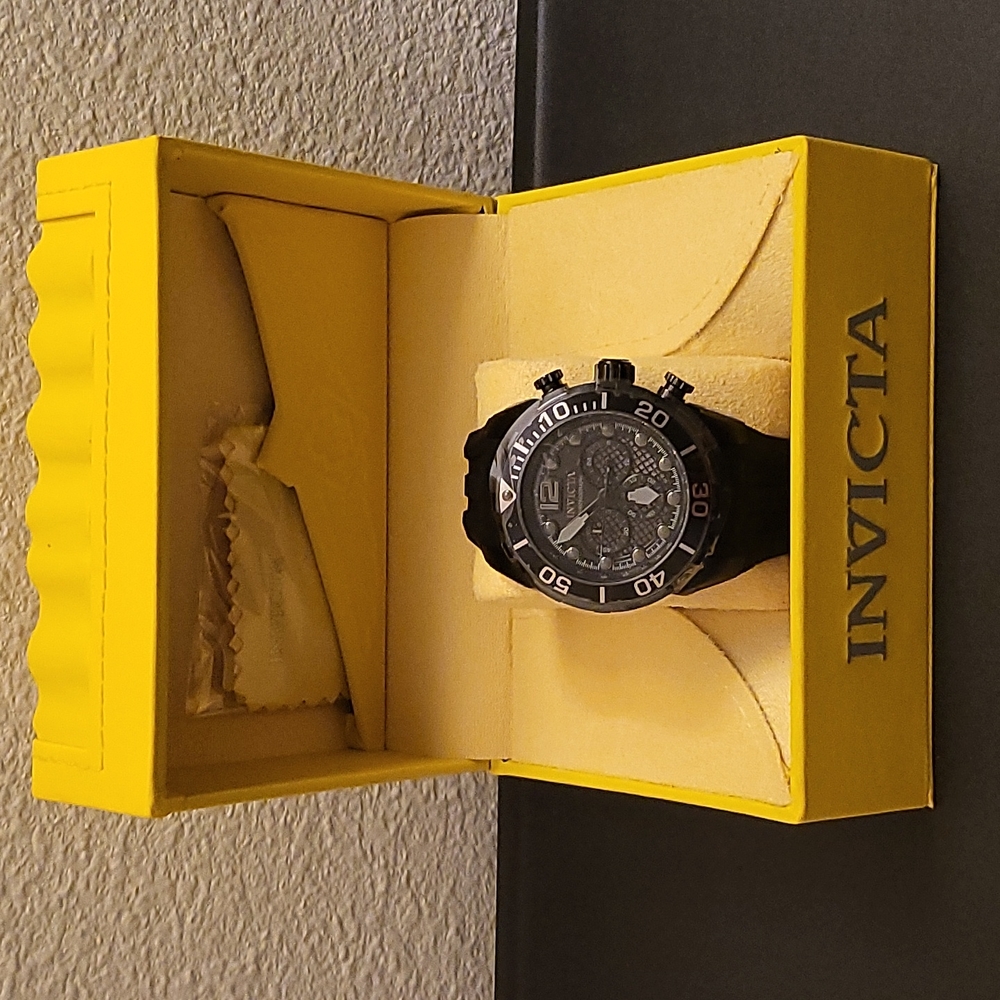 Invicta Pro Diver Watch Chronograph Black Dial Case Strap Quartz 50mm